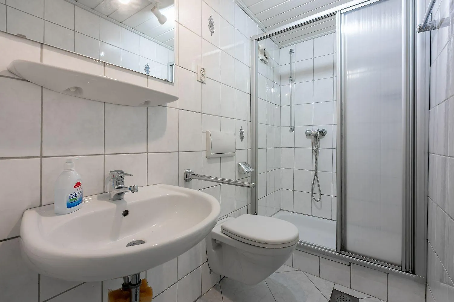 Einzigartiges Apartment Nur 20 Meter Zum Strand Mit Privater Terrasse, Grill - Hundefreundlich Crikvenica